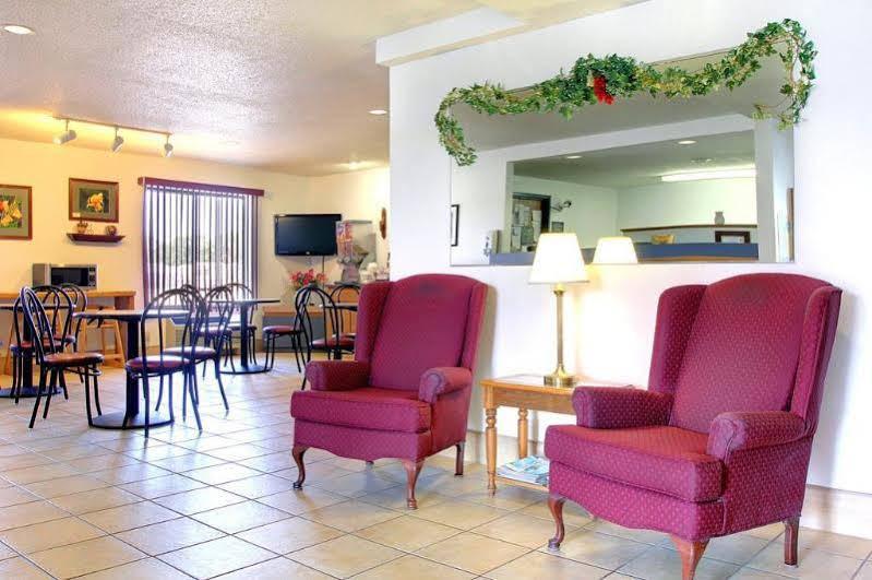 Super 8 By Wyndham Portage Motel Exterior photo