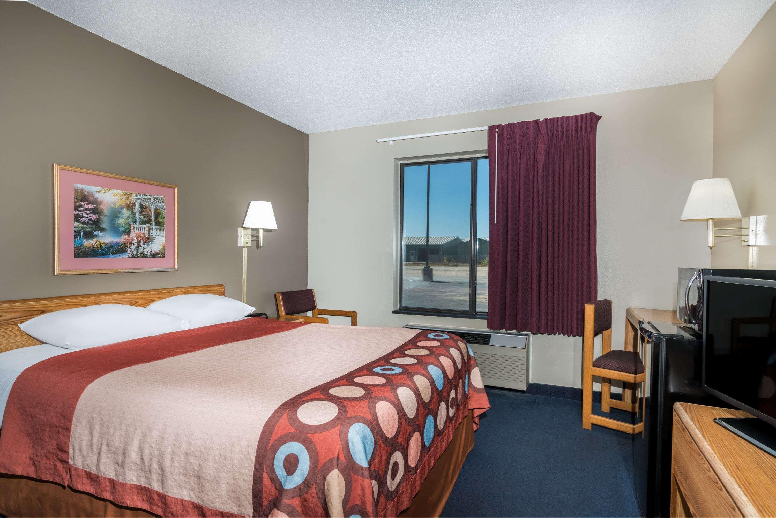 Super 8 By Wyndham Portage Motel Exterior photo